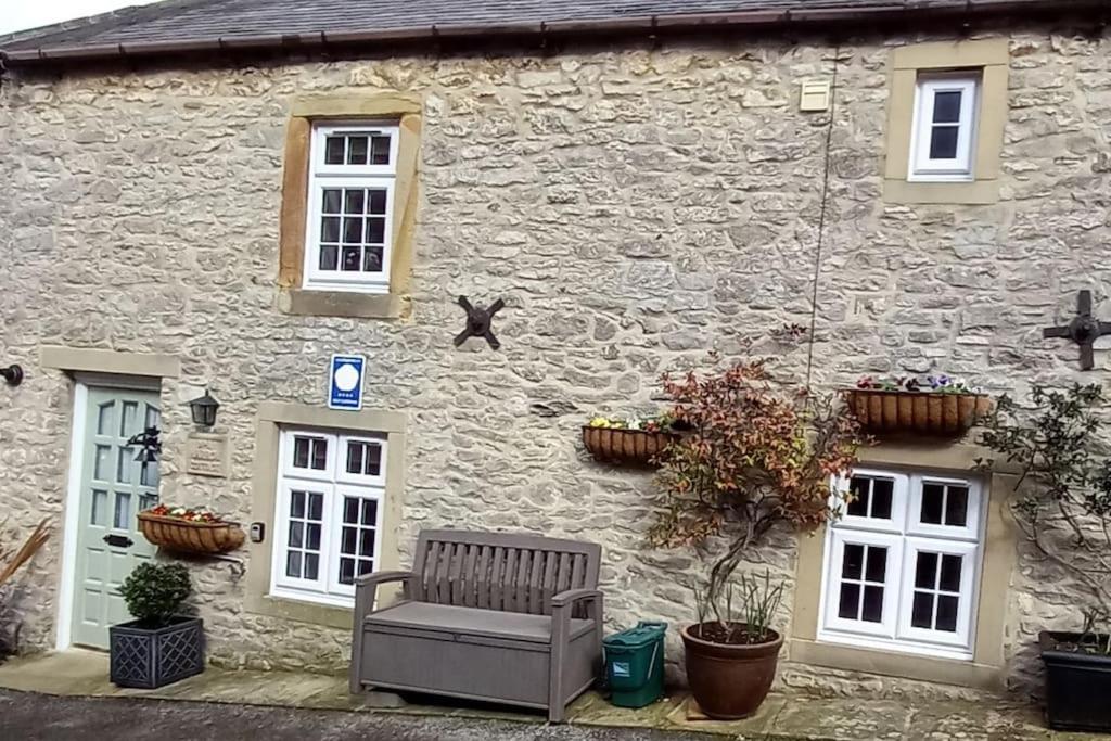 Peak District - 1 Harrow Cottage - Great Longstone Exteriör bild